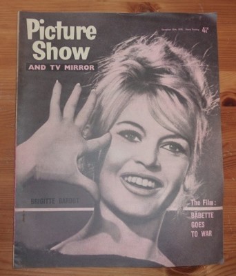 PICTURE SHOW MAGAZINE 19th DEC 1959 BRIGITTE BARDOT FRONT COVER