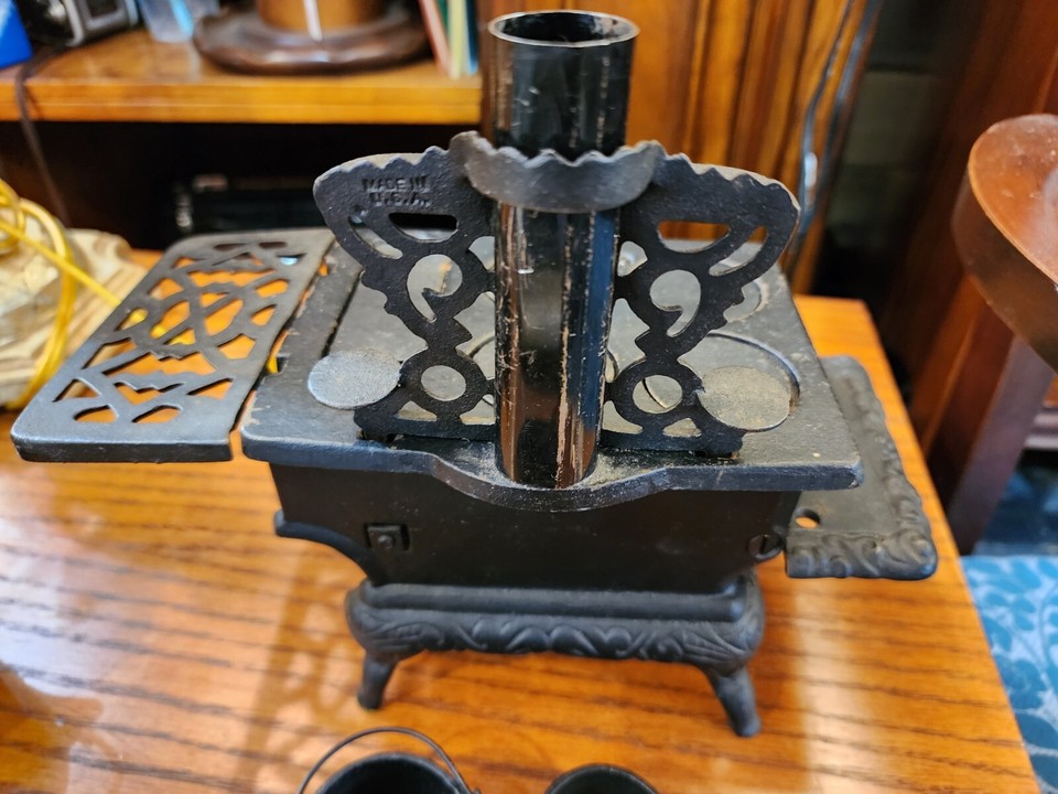 Vintage Crescent Miniature Salesman Sample Cast Iron Stove With