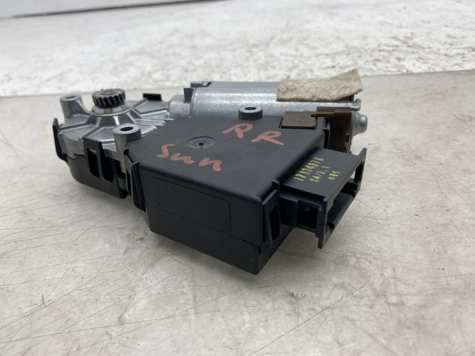 2013-2018 BENTLEY FLYING SPUR OEM FRONT SUNROOF MOONROOF GLASS MOTOR 4W0959591