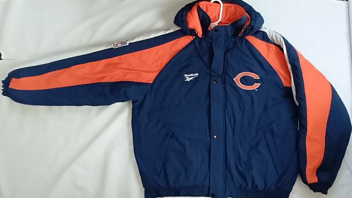 VINTAGE REEBOK PRO LINE CHICAGO BEARS FULL ZIP WITH HOOD WINTER