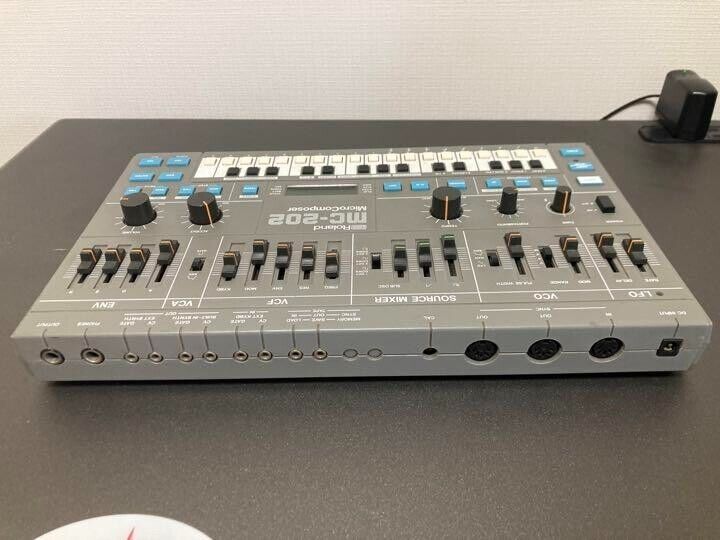Roland MC 202 Synthesizer Micro Composer Good condition Roland MC 202 Synthesizer Micro Composer Good condition