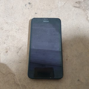 Nokia Lumia schwarz Bluetooth 4,5" Touchscreen 5MP Android Smartphone - als Ersatzteilspender