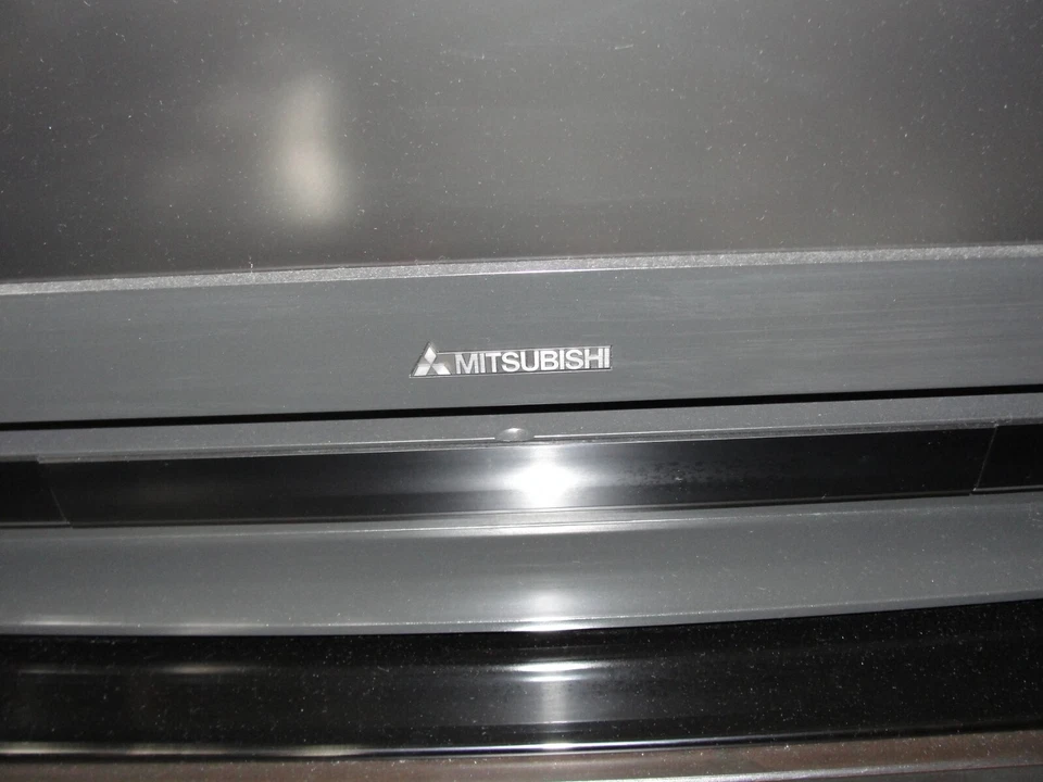 Mitsubishi Medallion Series 57"  1080P Rear-Projection DLP HDTV  Model: WD-57734 - Image 2 of 4