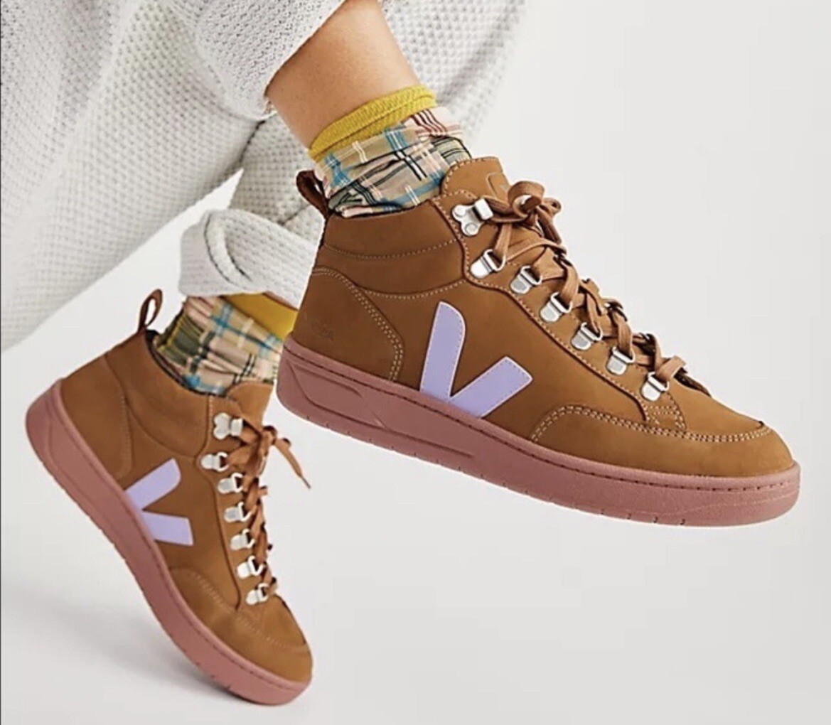 VEJA Gender Inclusive Roraima High Top Sneaker NWOT