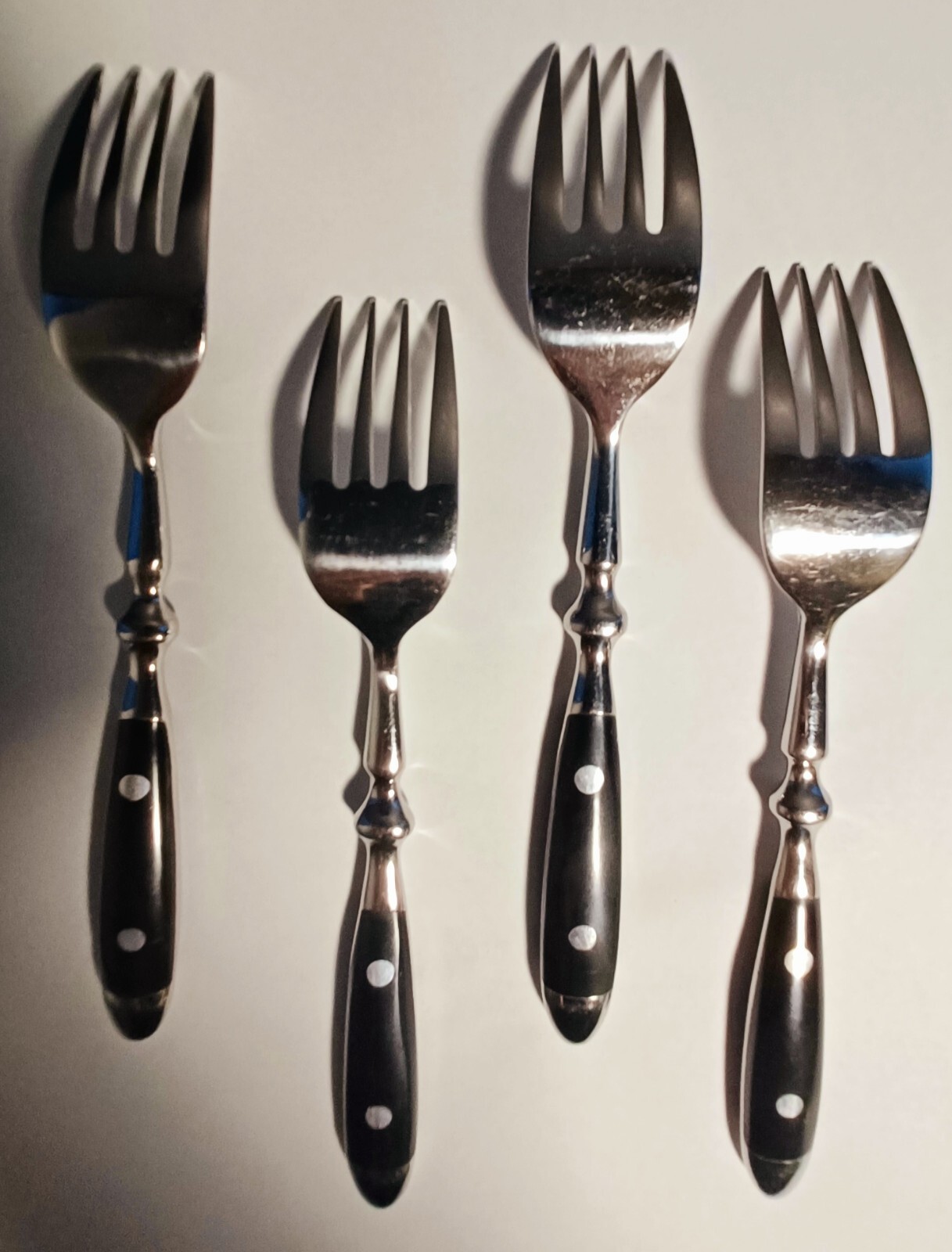 Hampton Silversmiths 4 Salad Forks Bistro Black Stainless Flatware