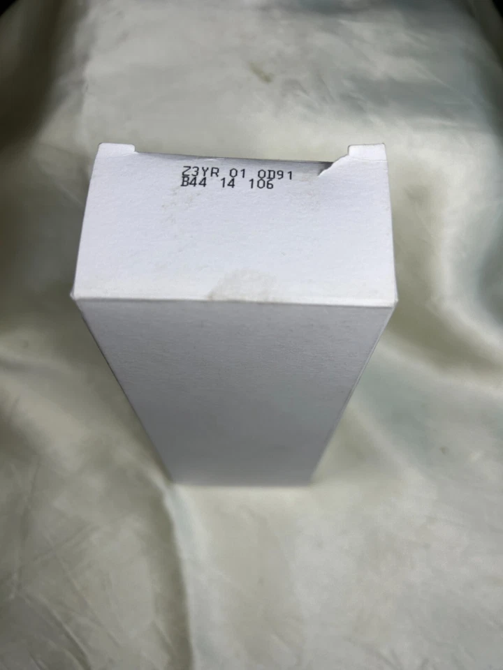 CLINIQUE BEYOND ROSE 100ML PERFUME SPRAY (NUEVO CON CAJA BLANCA) Foto 3 de 4