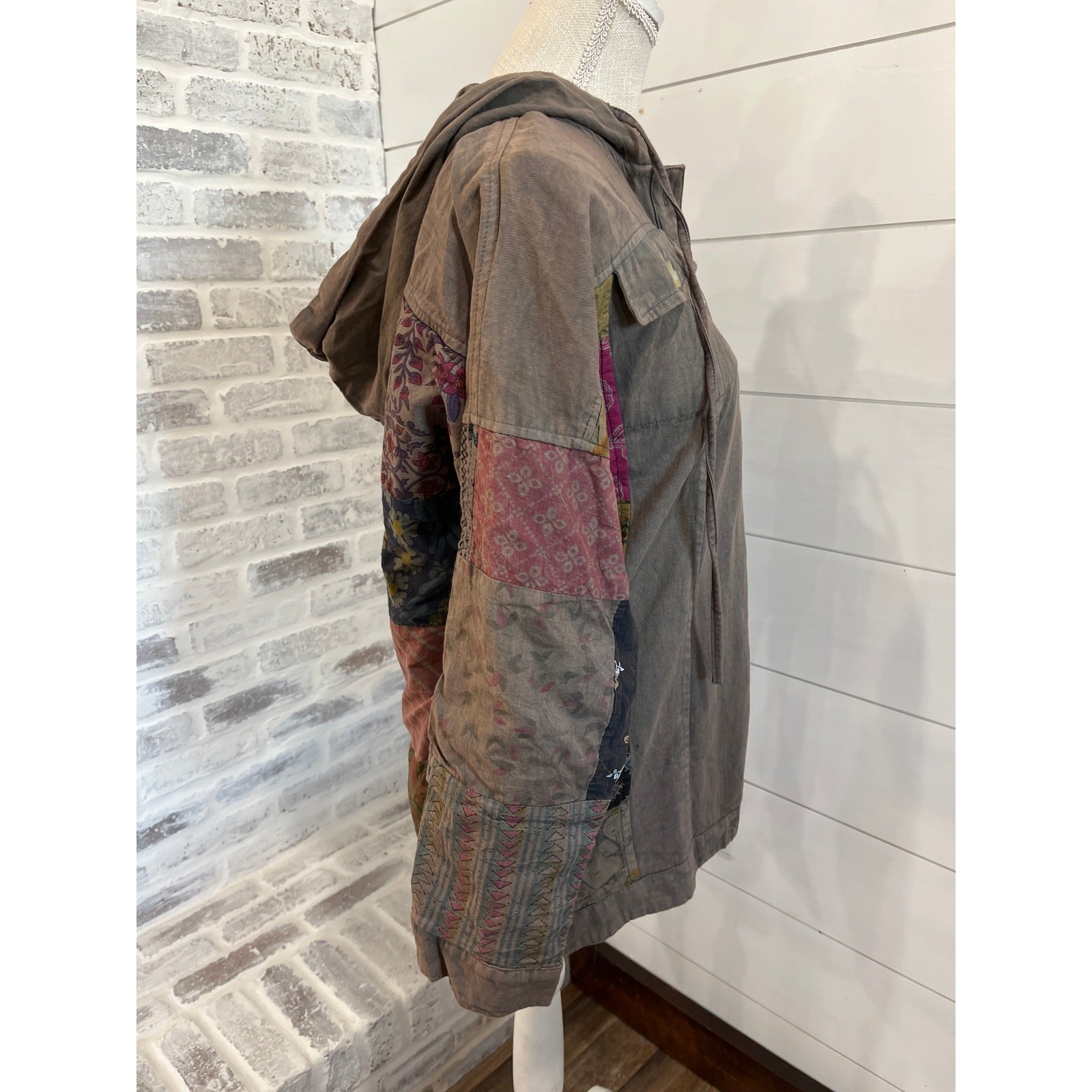 Patchwork hooded button down jacket medium fairyc… - image 4