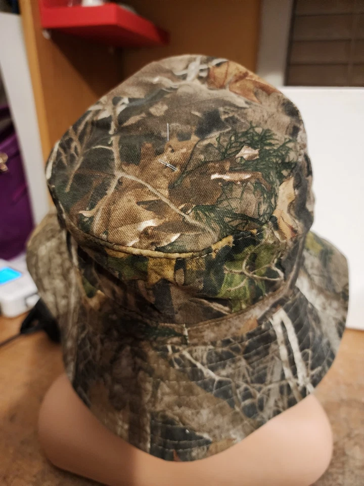 Sombrero cubo camuflaje Bass Pro Shops para niños pequeños Foto 2 de 4