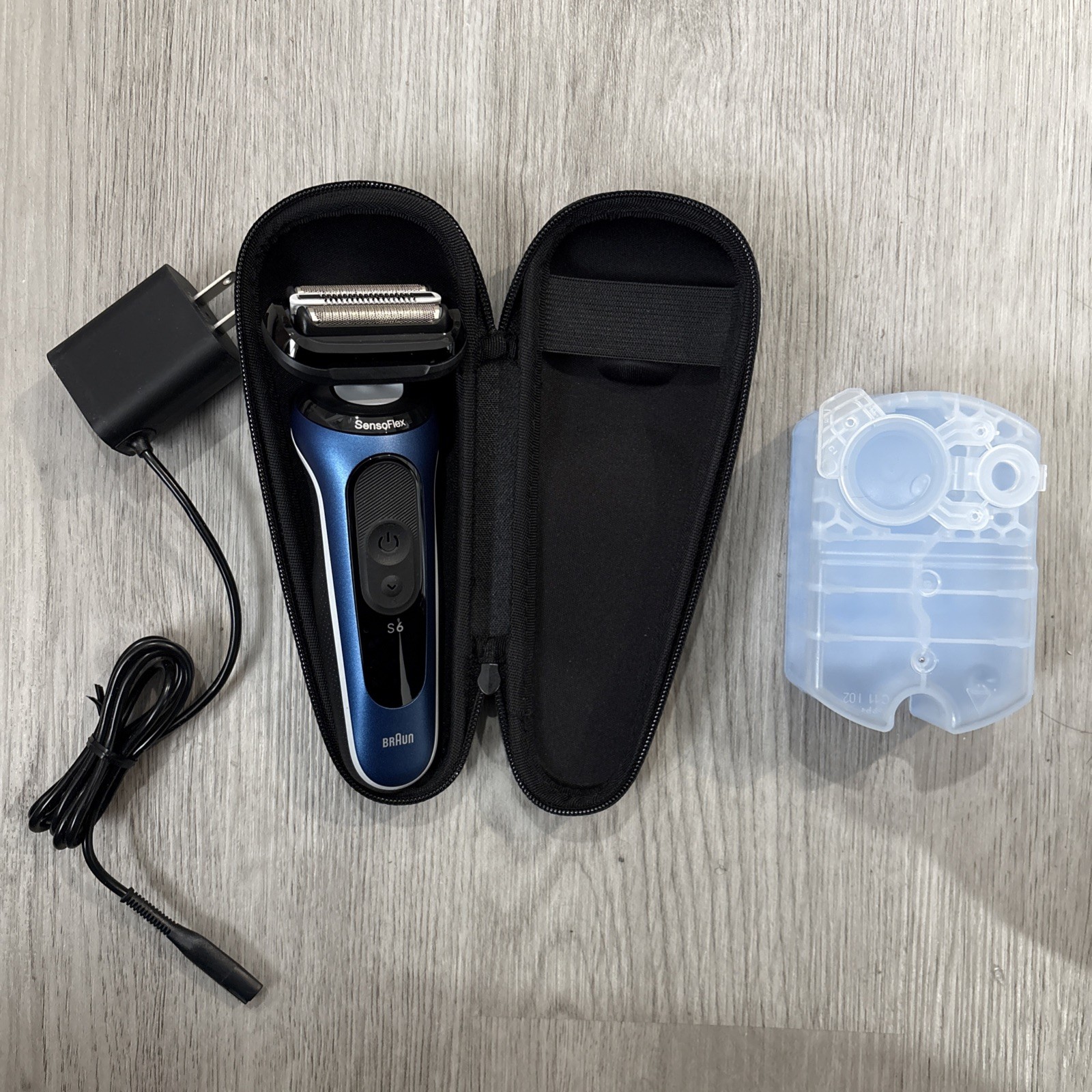 Braun Series 6 Senso Flex Wet/Dry Electric Shaver