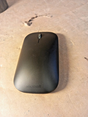 Microsoft Designer Bluetooth Maus - Schwarz - Model: 1679 FUNKTIONSFÄHIGER ZUSTAND