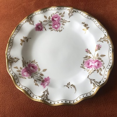 Royal Crown Derby PINXTON ROSES geriffelter Salatteller 20 cm 