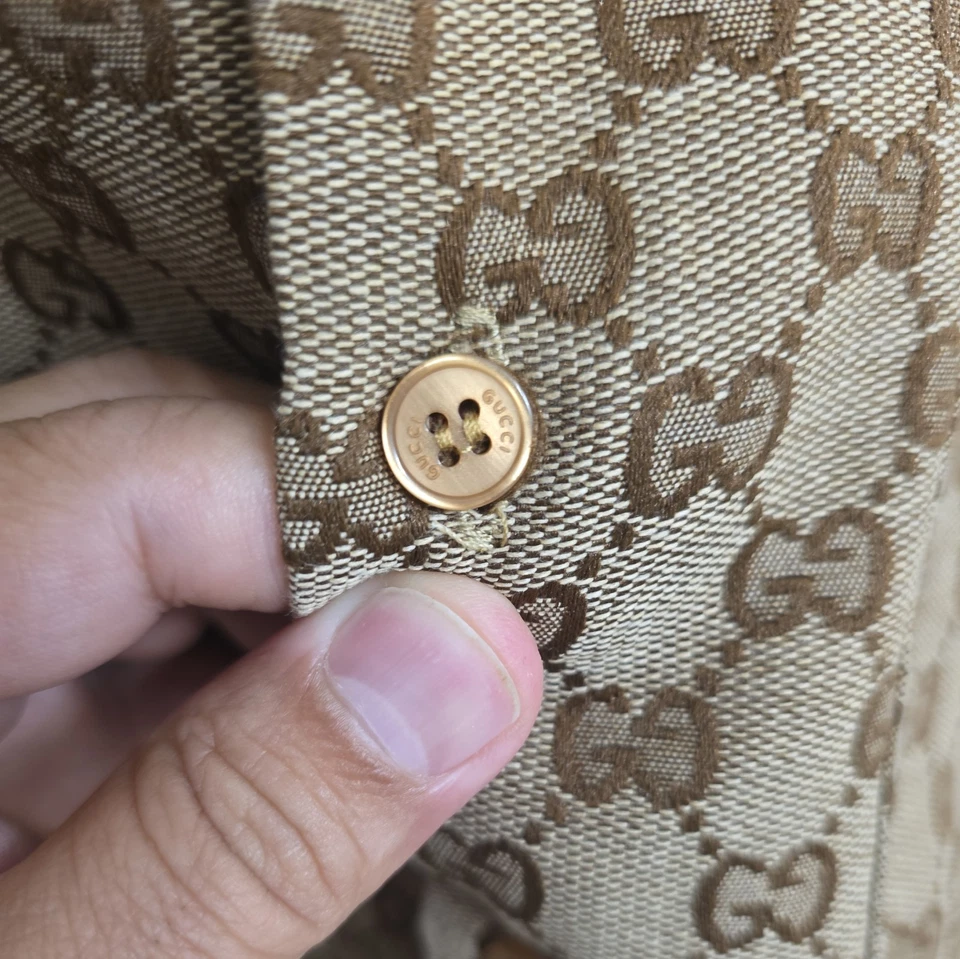 Camisa Gucci GG Abotonada Talla L  Foto 3 de 4