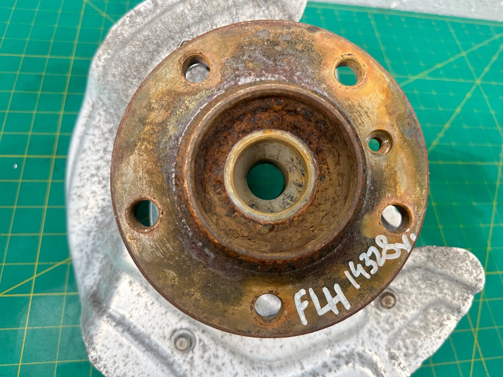 12-18 BMW F20 F30 F32 F36 AWD Front Spindle Wheel Hub Bearing 