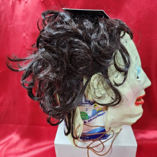 Texas Chainsaw Massacre Leatherface Pretty Woman Maske (Vinyl) - Süßes oder Saures - Bild 13 von 23