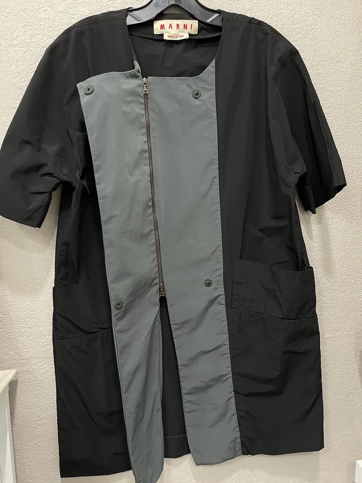 Abrigo MARNI Hecho en Italia Manga Corta, Peso Ligero Talla 44 Negro Abotonado Foto 3 de 4