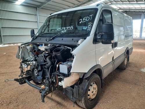 IVECO DAILY POWER WINDOW SWITCH 2014 - Picture 4 of 5