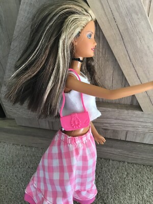 Barbie Doll Purse Bag Pocket Book Solid Bubble Gum Pink Color Shoulder Strap Rub