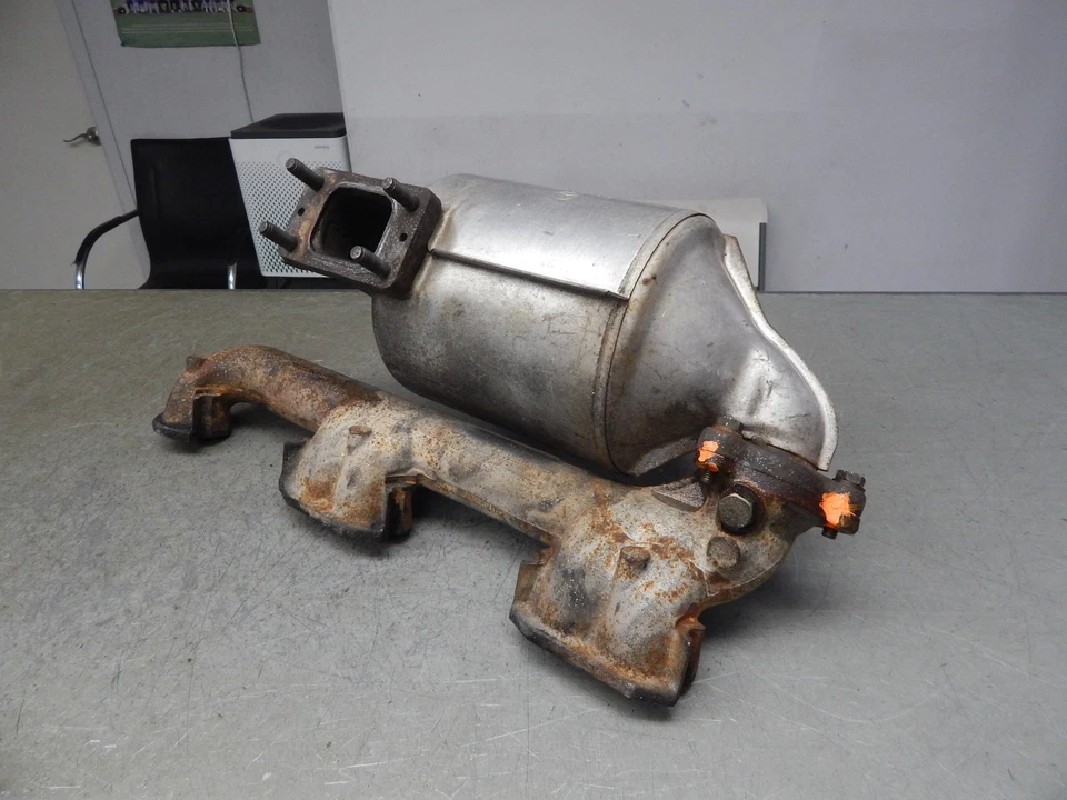 123 126 300SD 300D 300CD MONTAJE COLECTOR ESCAPE 6171420094 / 6171421601 Foto 2 de 4