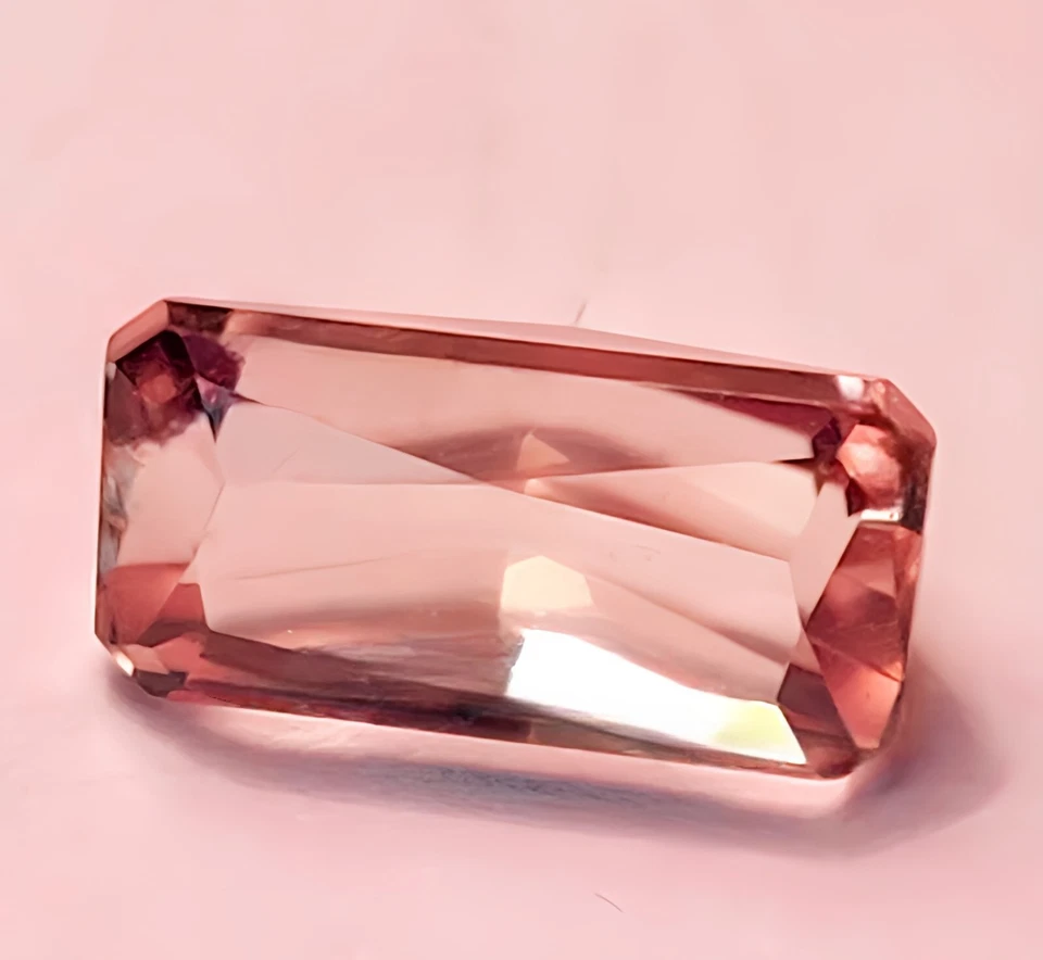 PIEDRA PRECIOSA DIÁSPORA ORIGINAL CAMBIO DE COLOR, 100% NATURAL, SIN TRATAR 2,85 CRTS PAVO Foto 3 de 4