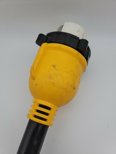 Adaptador de bloqueo de alimentación Power Grip 18 Dogbone con agarre de mango 50A M a bloqueo hembra - Imagen 3 de 5