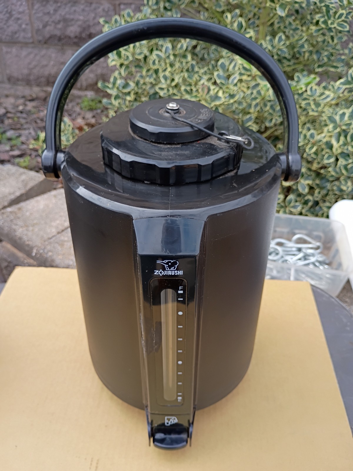 VYBE-25 ZOJIRUSHI BUNN 89 FL Oz / 2.54L THERMAL GRAVITY POT COFFEE AIRPOT