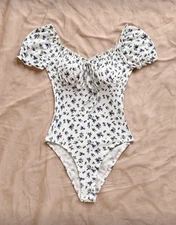 Shein Soleia Ditsy Floral Print Knot Front Frill Trim Puff Sleeve Bodysuit 6/M