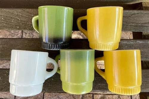 Lot 5 Vintage Coffee Mugs FIRE KING Ware Anchor Hocking Green White Yellow