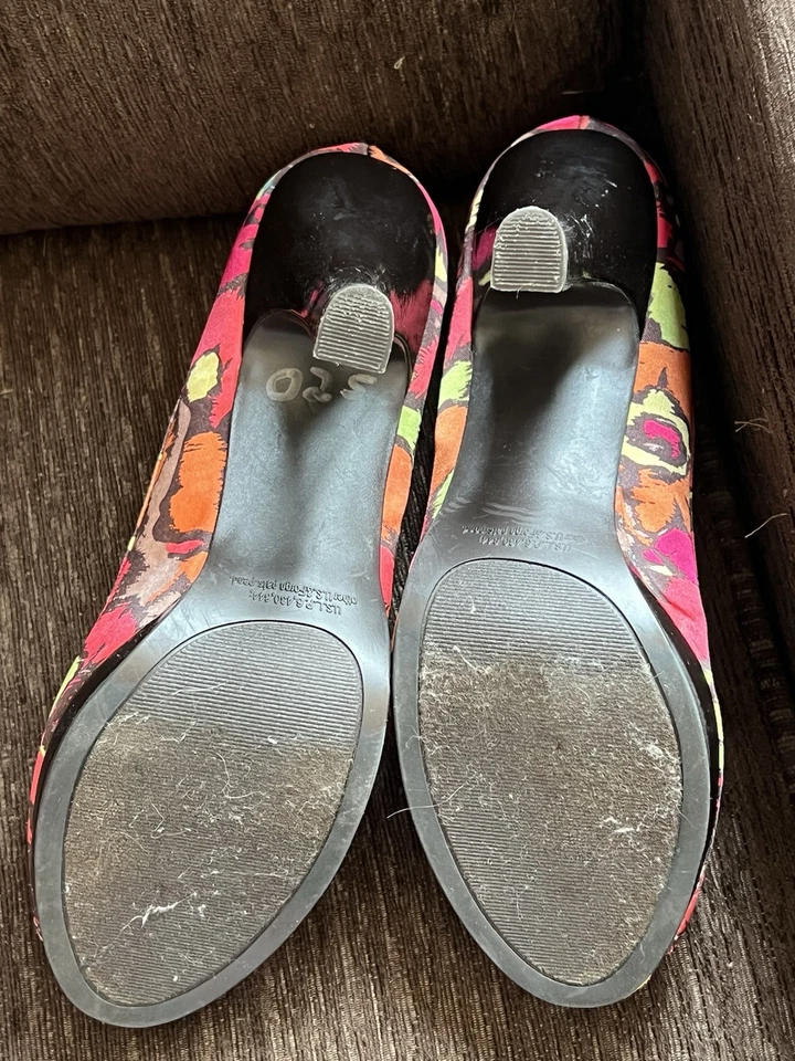 Zapatos de salón Madden Girl Steve Madden para mujer tacones florales punta abierta talla 8,5 M fecha noche Foto 4 de 4