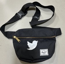 HERSCHEL Supply Company marsupio tracolla cintura borsa cerniera logo nero