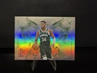 2025 Topps Signature Giannis Antetokounmpo Base (RAW)