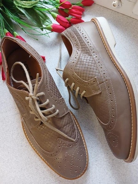 Women Ballin Oxford Beige Leather 39