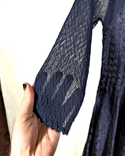 KOMAROV Embellished Rhinestone Navy Ice Crinkle Pleat Chiffon Dress Size M $292 - Picture 7 of 7