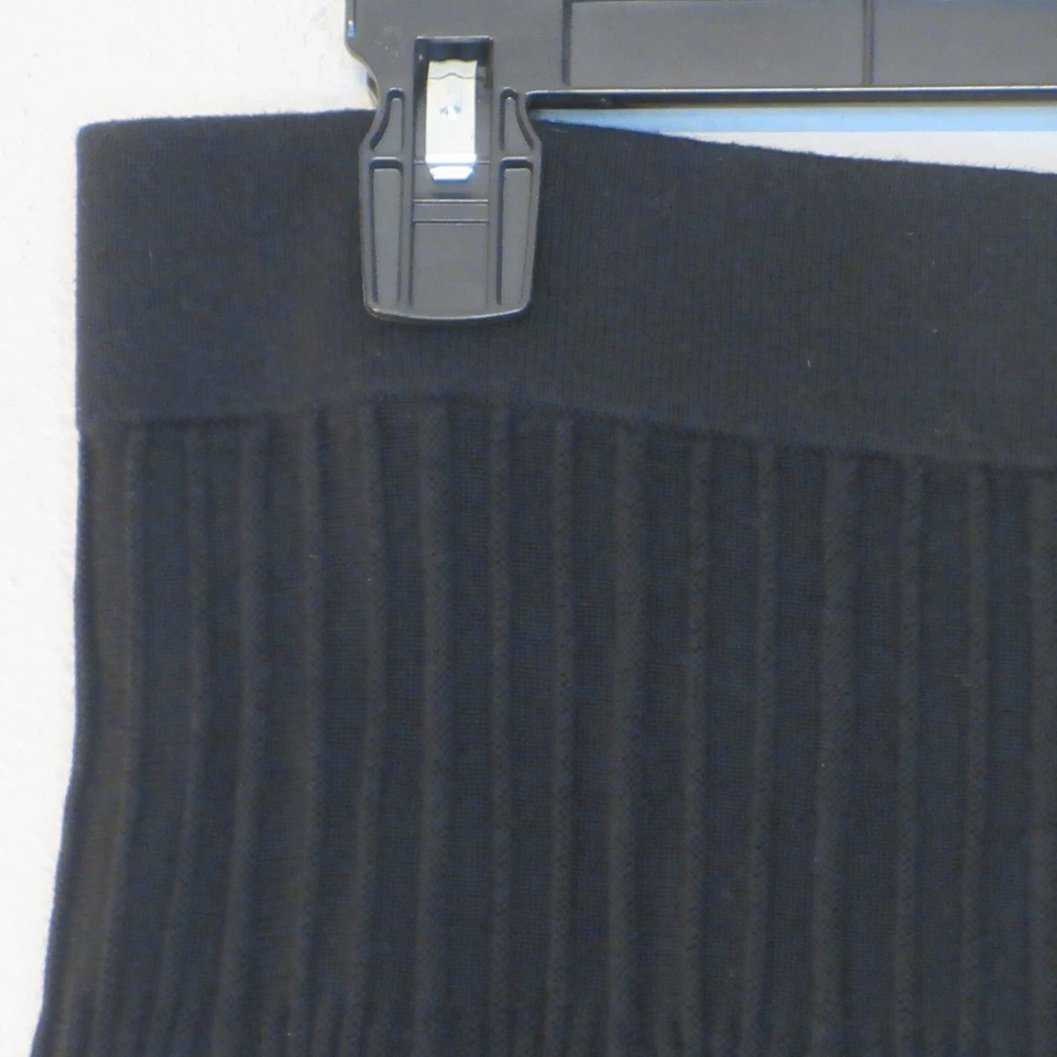 Falda para mujer Cabi negra tejida estilo acanalado elástica hasta la rodilla M B26 Foto 3 de 4