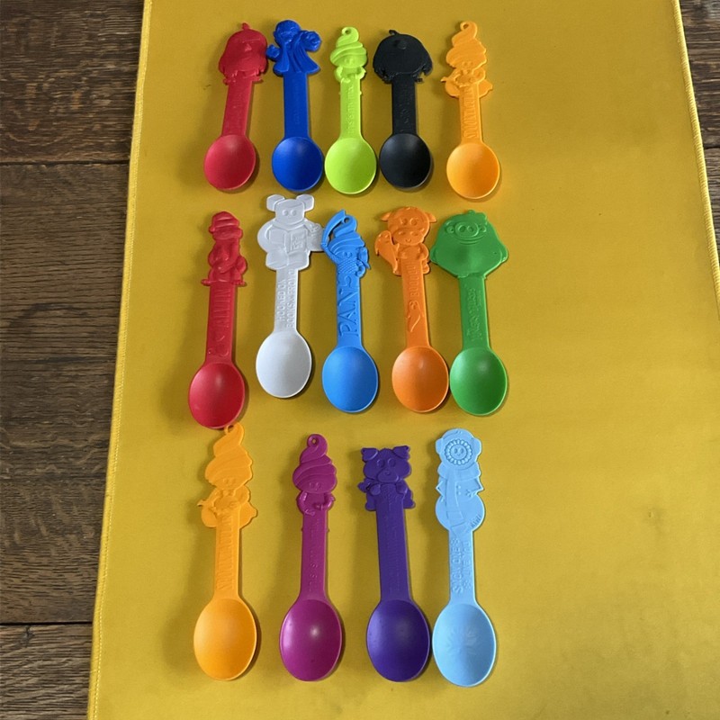 14 Menchies Spoons Lot, Some New, Others In Very Good Condition 