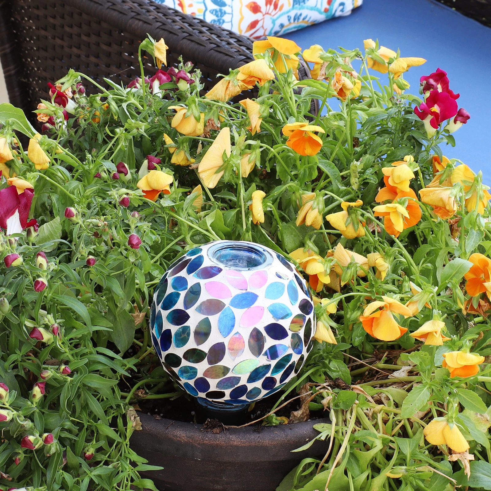 Sunnydaze Decor Watering Globe - Thumbnail 5