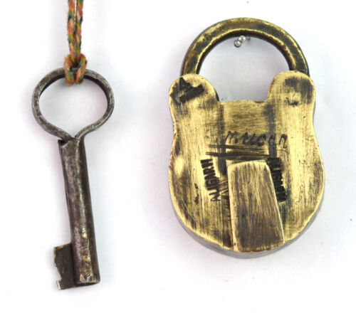 Beautiful Vintage Vintage Antique Collectible Brass Made Lock With A Key. - Picture 1 of 11