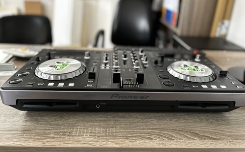 PIONEER XDJ-R1 dj controller + deck CD/USB sistema WIRELESS + CASE RIGIDO - Foto 3 di 8