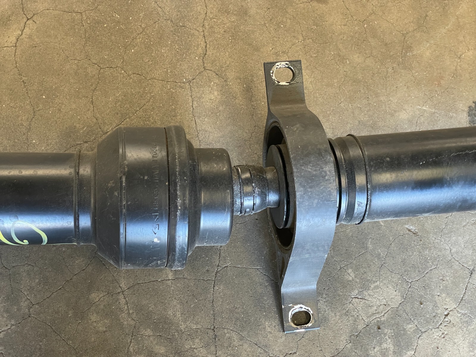 2017 2018 Maserati Levante Rear Driveshaft Shaft Propeller 3.0L AWD 1442 OEM