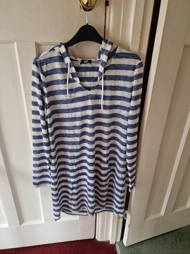 DKNY Beach Cover Up In Blue And White Striped. Size S/M (UK10/12), New No Tag