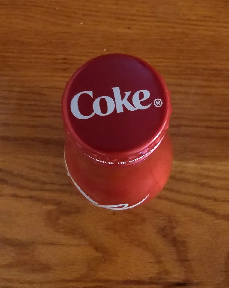 Красная алюминиевая коллекционная бутылка кока-колы 8,5 унции никогда не открывалась 2008 - Изображение 4 из 4
