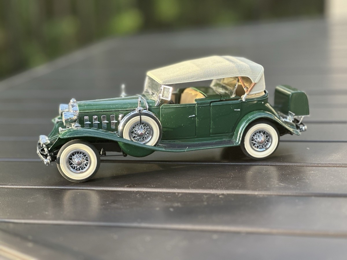 Danbury Mint 1930 Cadillac V-16 Roadster Metal Car, Green | eBay