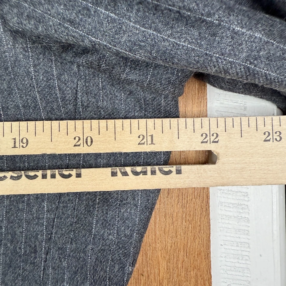 Terno Pierre Cardin masculino vintage 40R cinza listrado flanela 2 botões calça 34x30 - Imagem 3 de 4