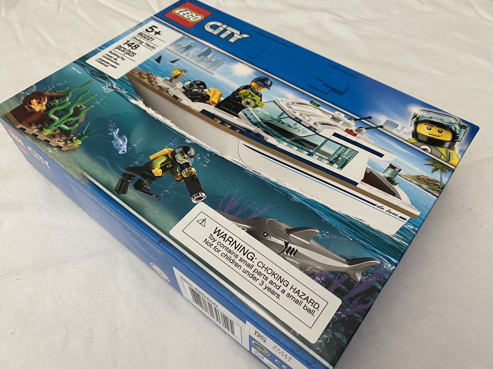 lego 60221 diving yacht