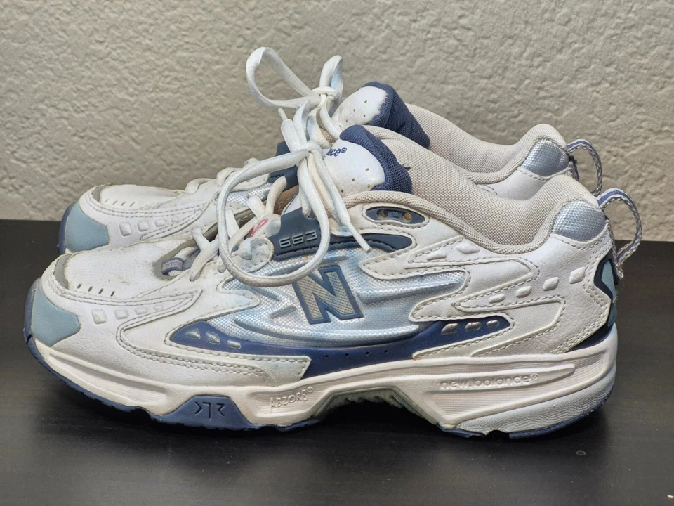 Tênis New Balance 663 branco prata feminino fita câncer de mama tamanho 8,5 B - Imagem 3 de 4