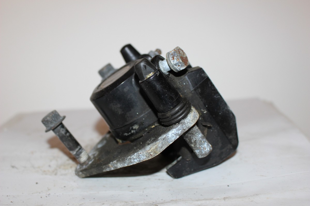 さページ NOS OEM Kawasaki 1983-85 ZX750 GPz Front Chain Drive