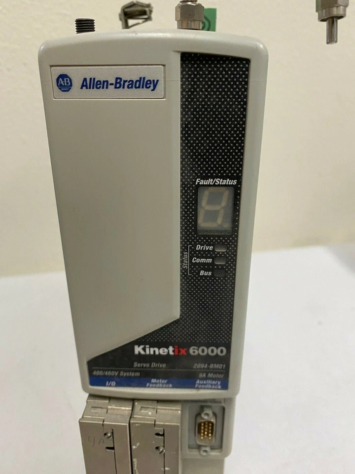 Módulo Allen Bradley 2094-BM01 SERIE B KINETIX 6000 EJES SERVO ACCIONAMIENTO Potencia Foto 2 de 4