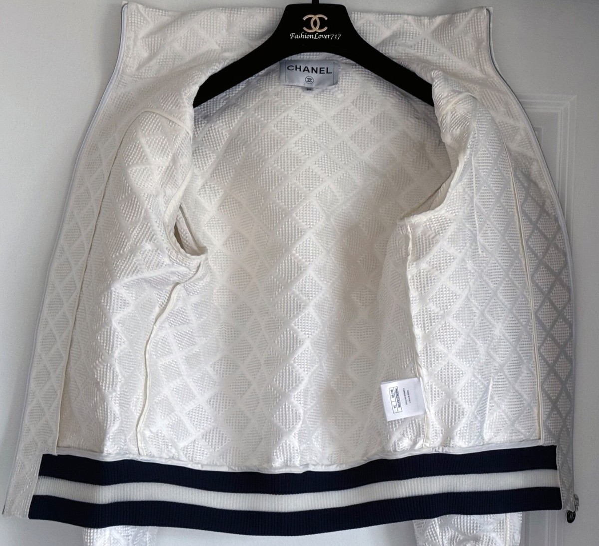 $3150 CHANEL 18P WHITE NAVY BLUE QUILTED ZIP CC LOGO BOMBER JACKET