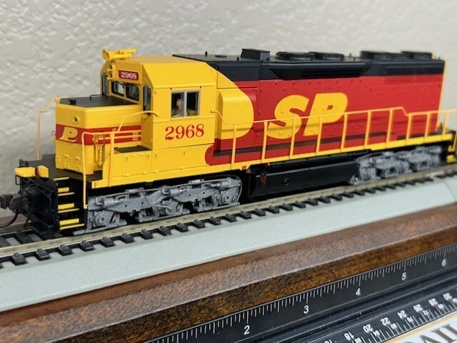 SOUTHEN PACIFIC MERGER " SP-SF KODACHROME " SD35 LOCO DC/DCC Ready HO Scale NEW - Image 2 of 4