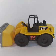  TOY STATE INDUSTRIAL LTD CAT BULLDOZER SOUND & MOTION WORKS BATTERIES 