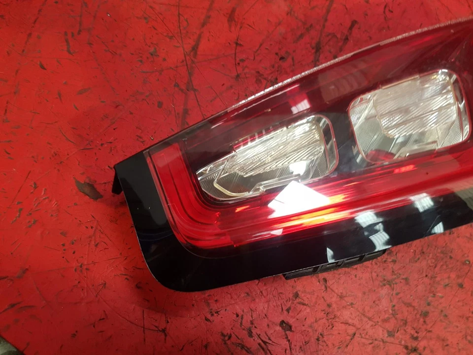 LUZ TRASERA FIAT PUNTO LADO PASAJERO LADO CERCANO LH 2014 5 PUERTAS Foto 4 de 4